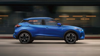 2025 Nissan Kicks Play Advance CVT