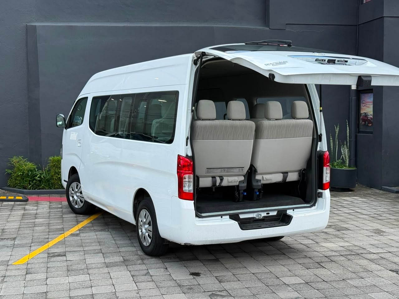 2022 Nissan Urvan 2.5 15 Pas Amplia Aa Mt