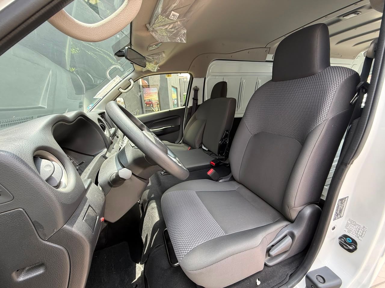 2024 Nissan Urvan 2.5 Panel Amplia AA Mt