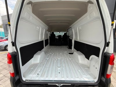 2024 Nissan Urvan 2.5 Panel Amplia AA Mt