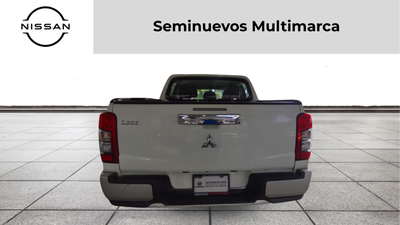 2023 Mitsubishi L200 2.4 Glx Cabina Doble 4x4 Diesel Mt
